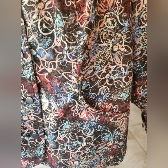 Beautiful Button up jacket/blazer - Picture 3 of 5